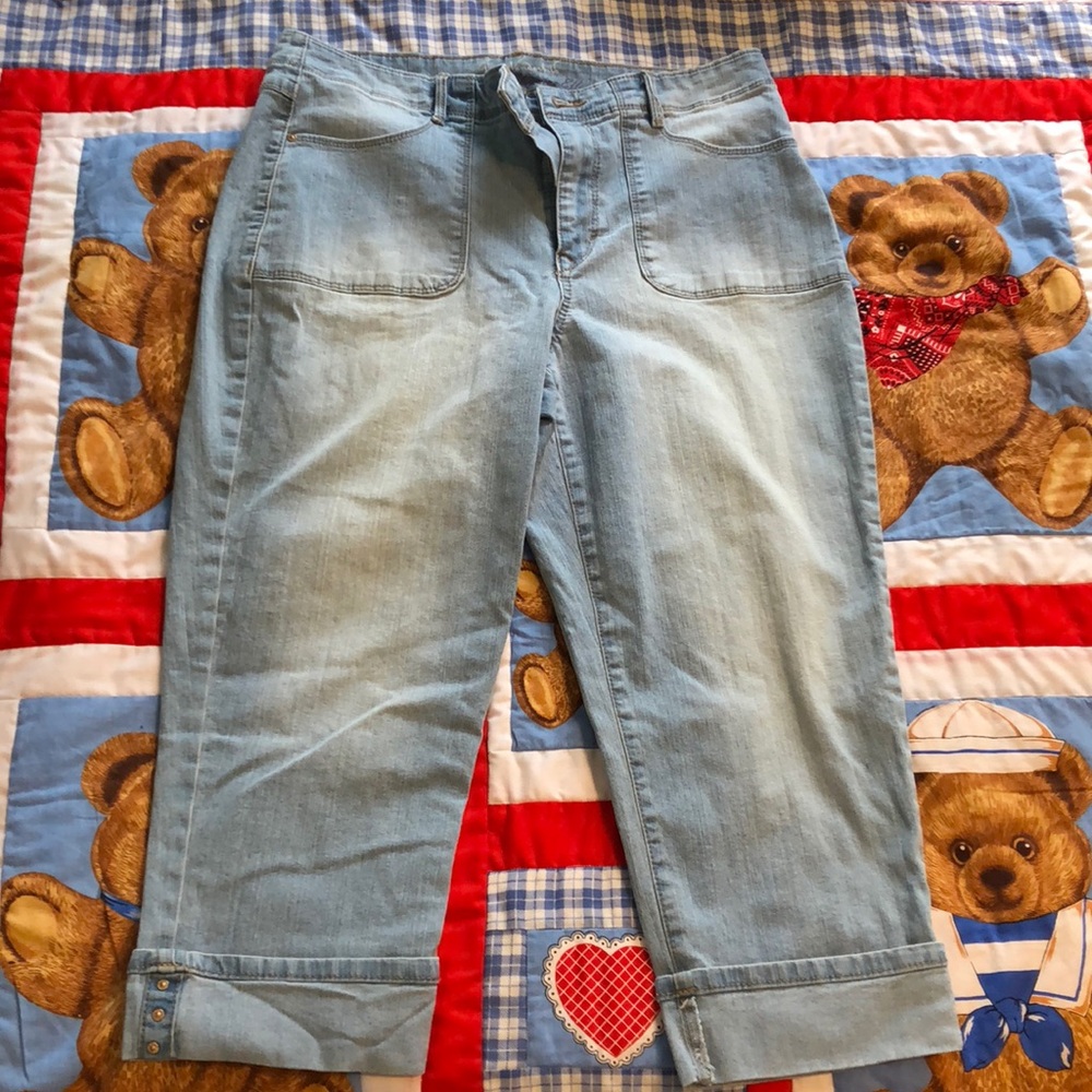 Capri pants